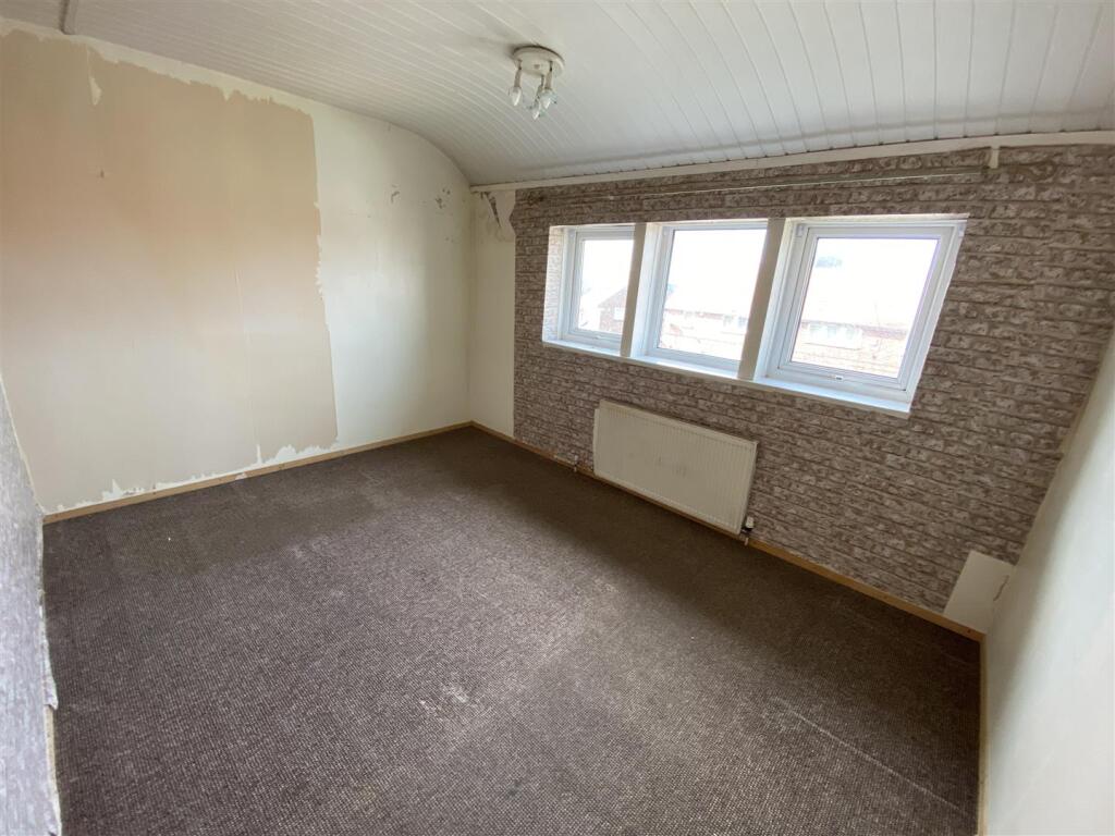 Bedroom no.1 front double: