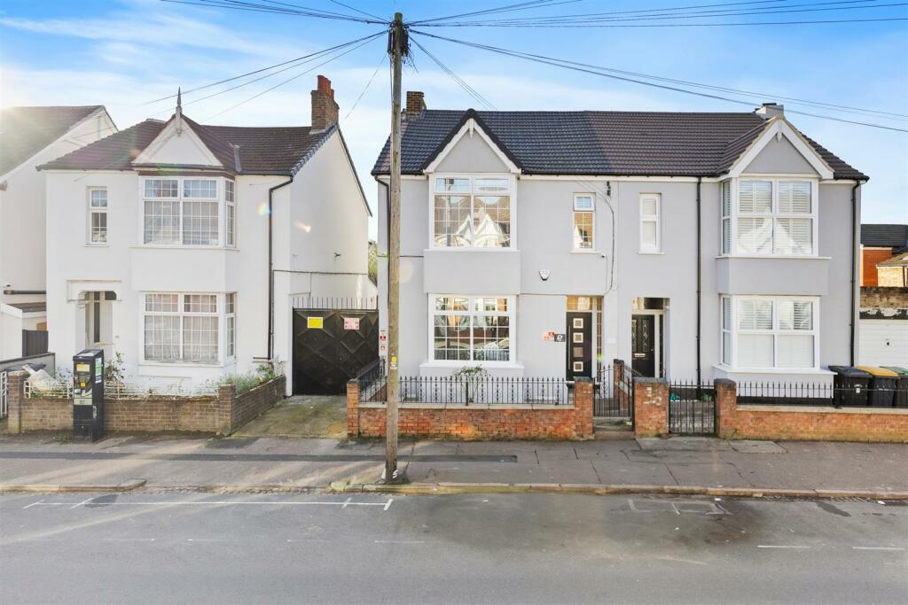 67VictoriaRdWeb03.jpg