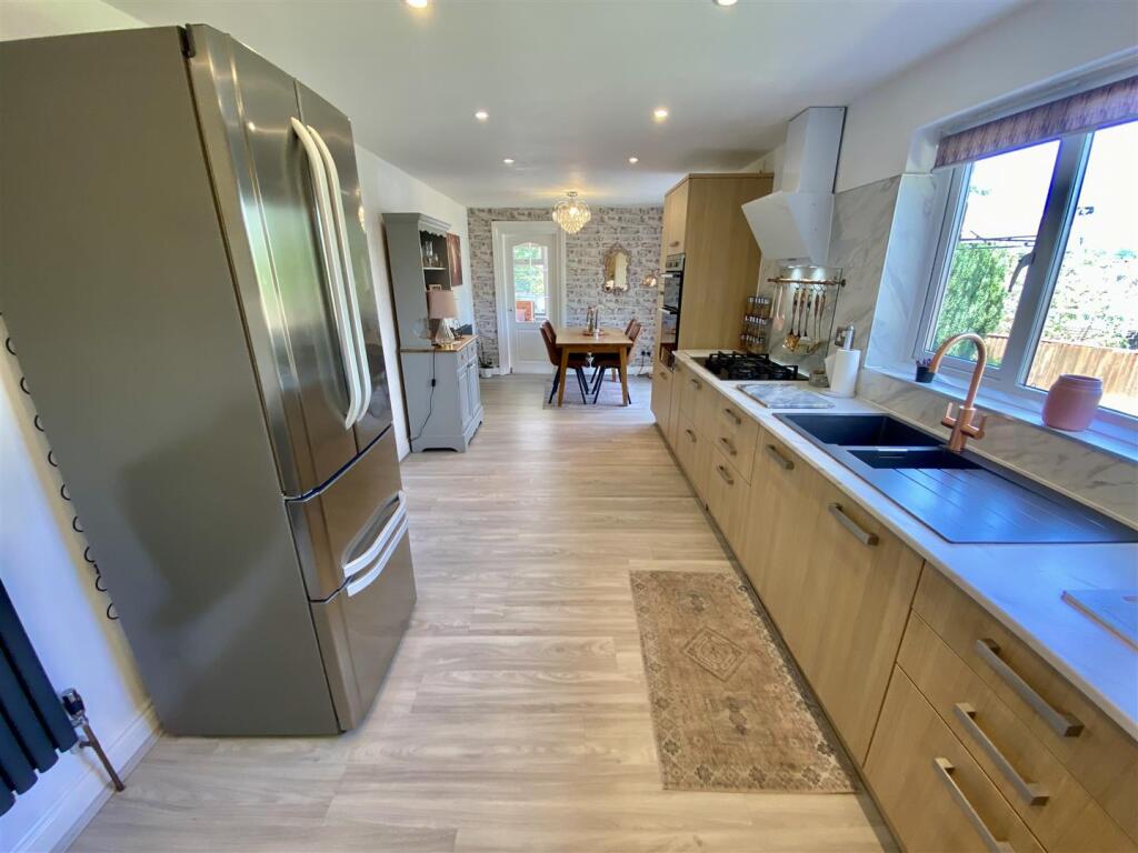 Bramleys Estate Agents - Oakfield Drive - Mirfield