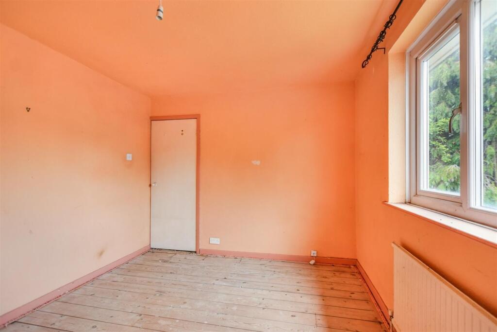 Bedroom 1_2.jpeg