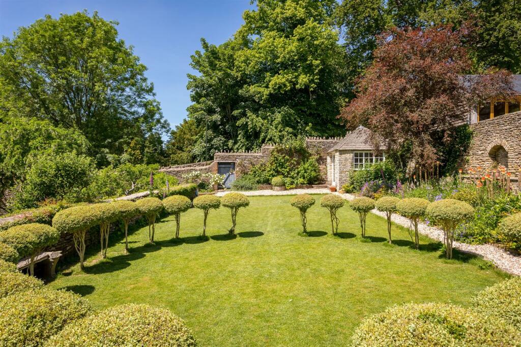 103 - Chipping Croft - GL8 8DQ - Web.jpg