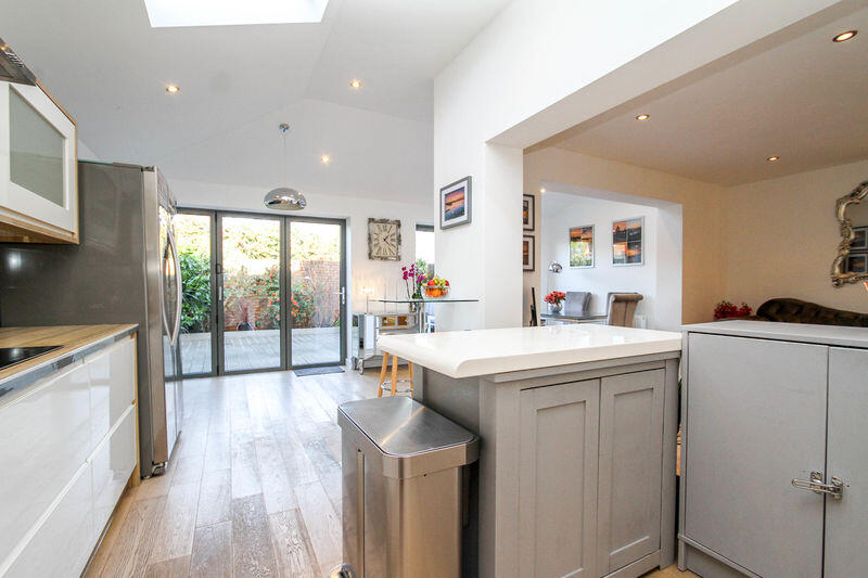 Open Plan kitchen/dining/living area 