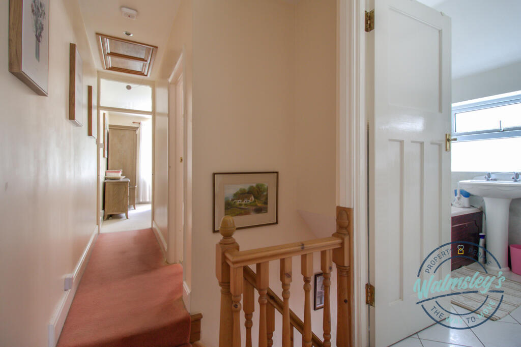 Landing &amp; bathroom