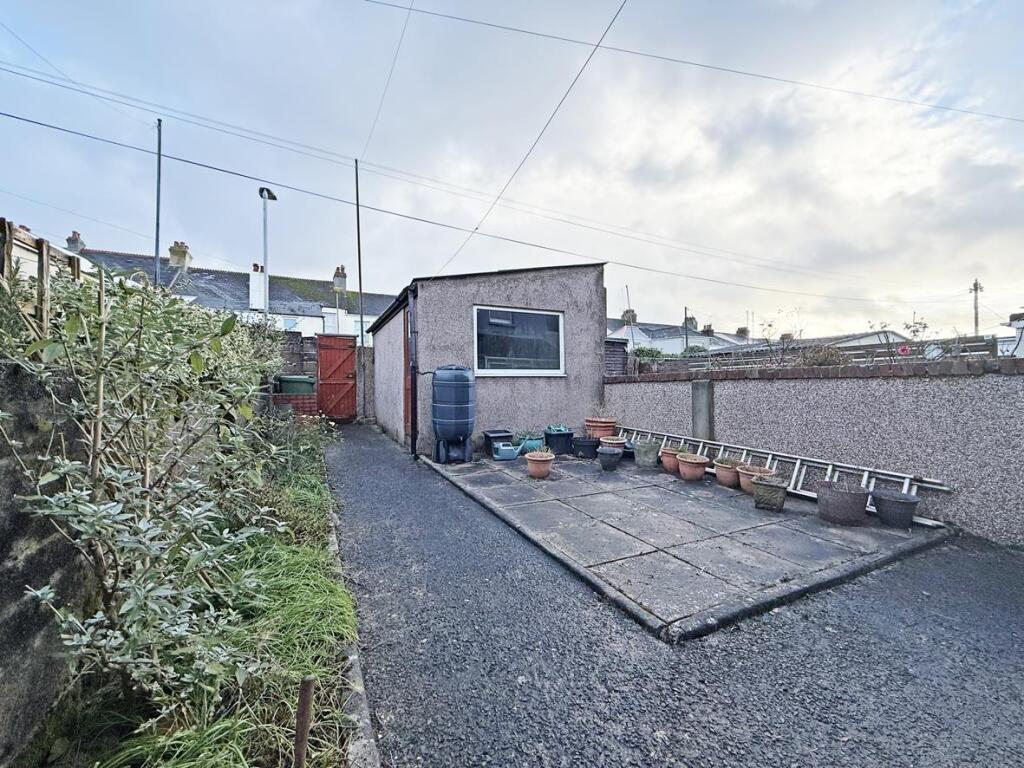 Pennycross Park Road 9 - Garden.jpg