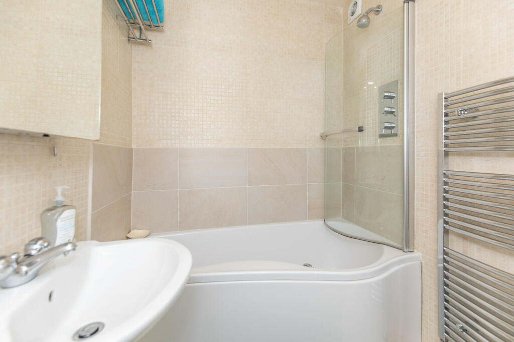 5, 2 Brunswick Pl...