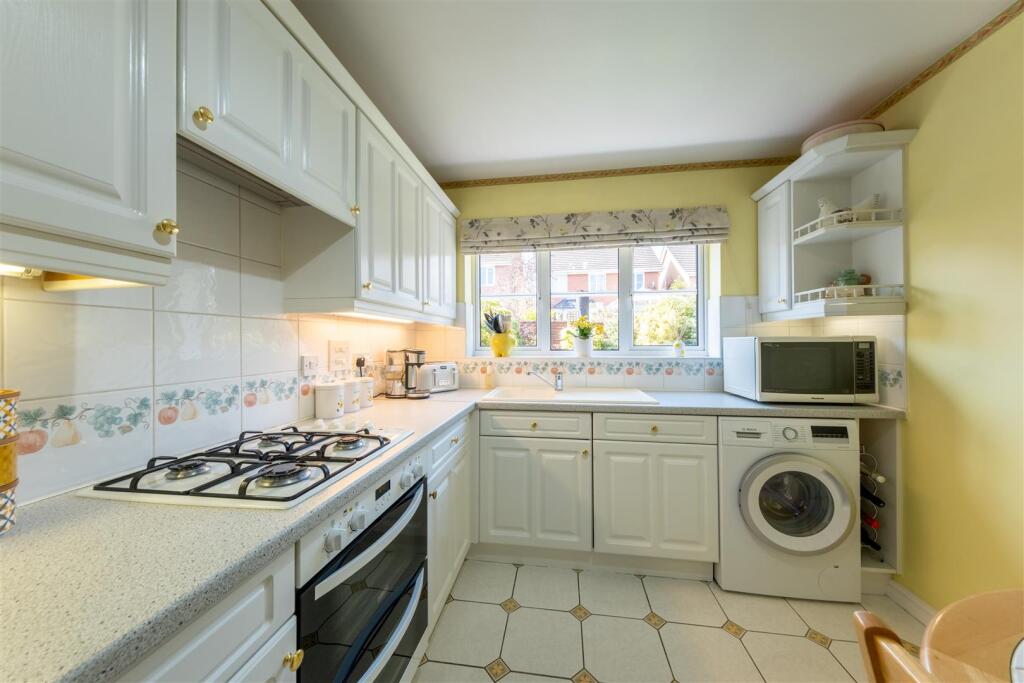 10 Knightsbridge Avenue-003.jpg