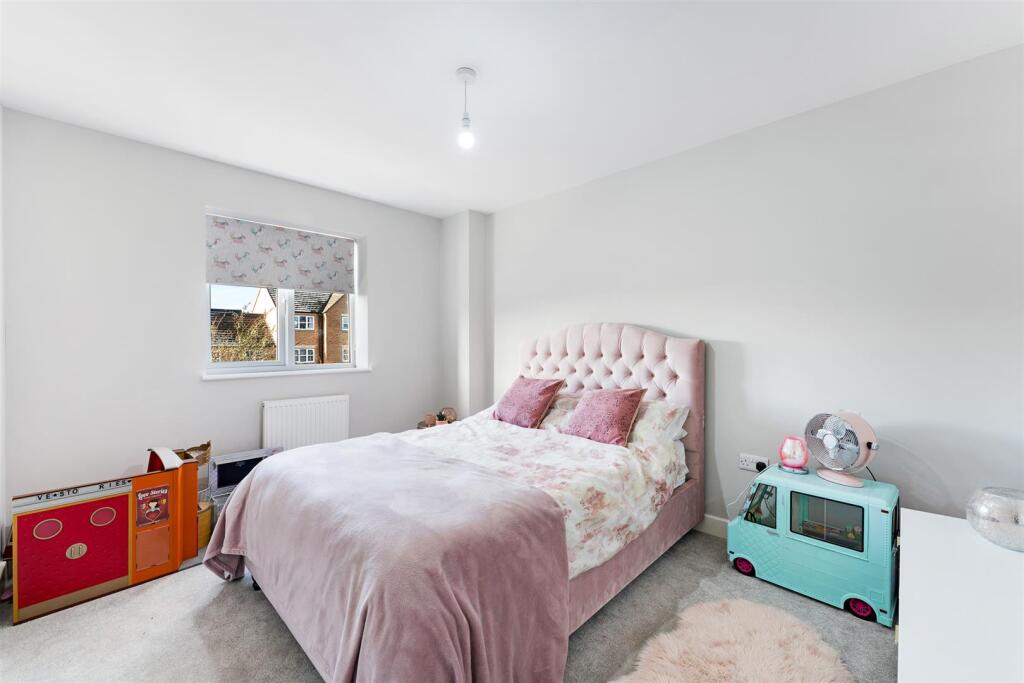 6 Lark Hill Court-21.jpg