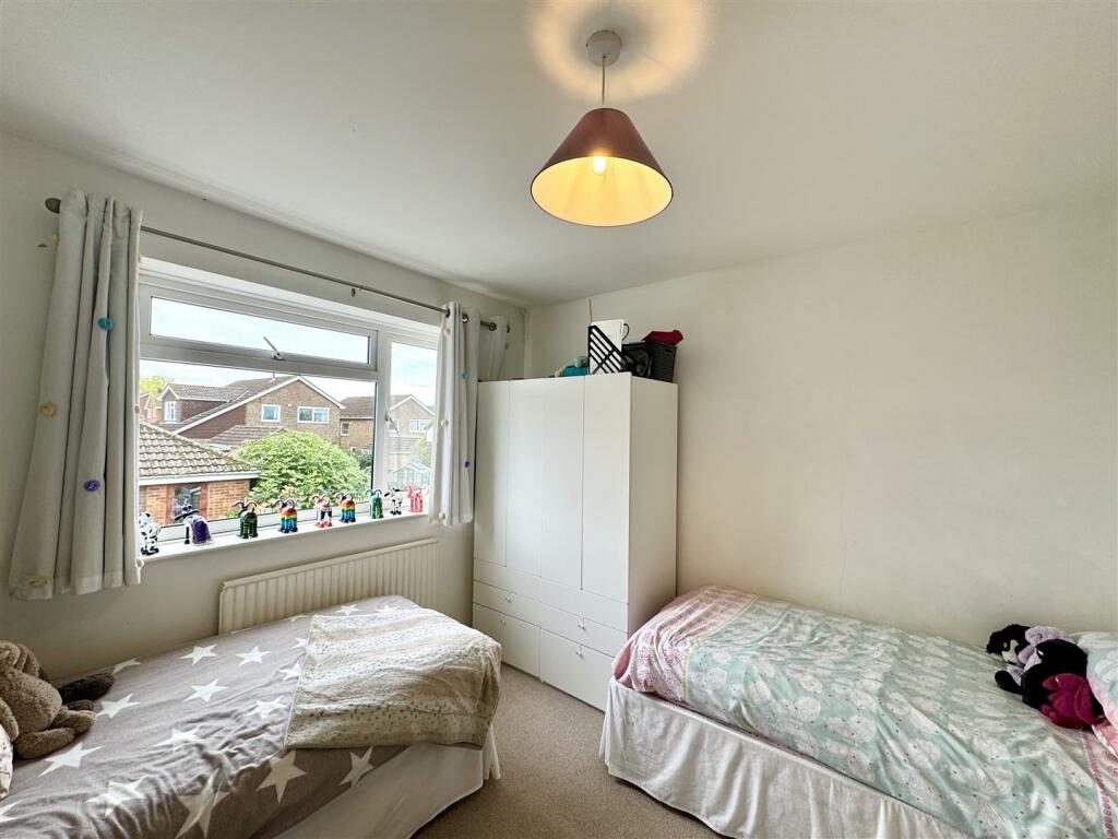 BEDROOM 2