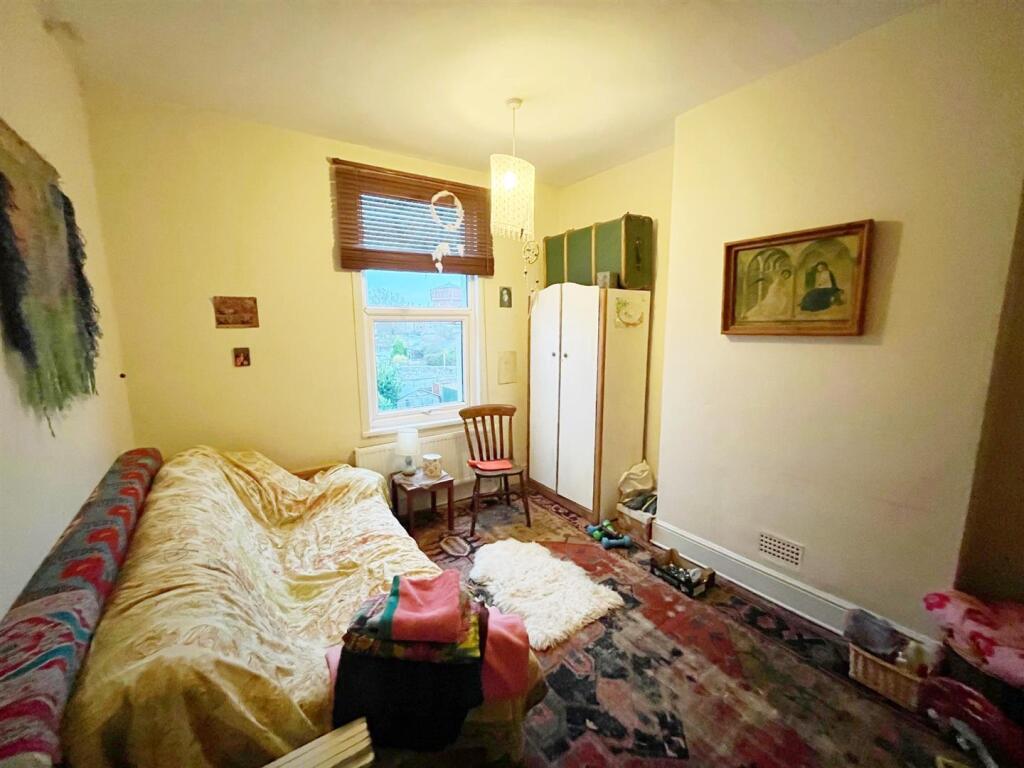 Bedroom 2.jpg