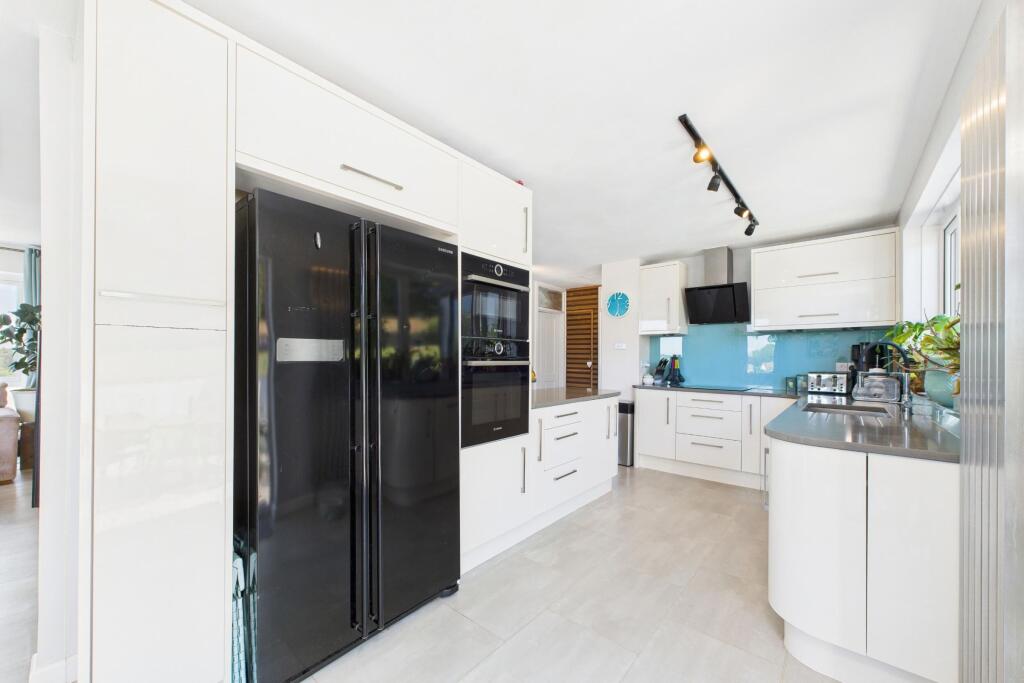 Contemporary kitchen