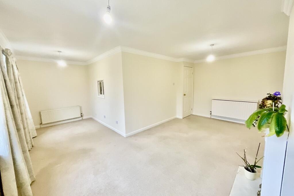 Lounge Dining Room 