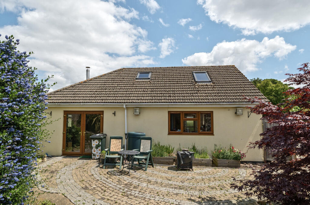 1304090-10-683dad...