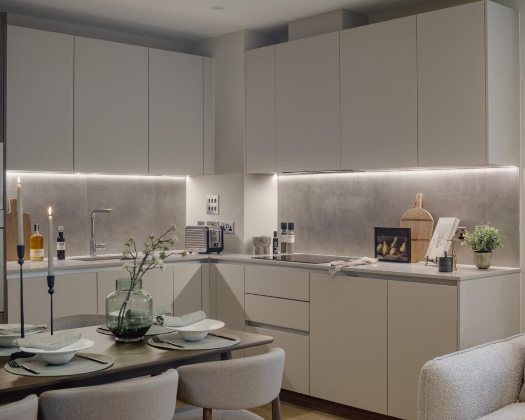 GQ Glassworks 3 Bed (3)