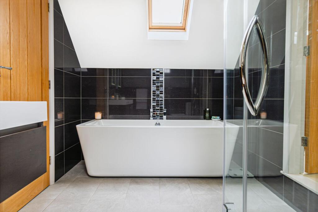 Master en-suite