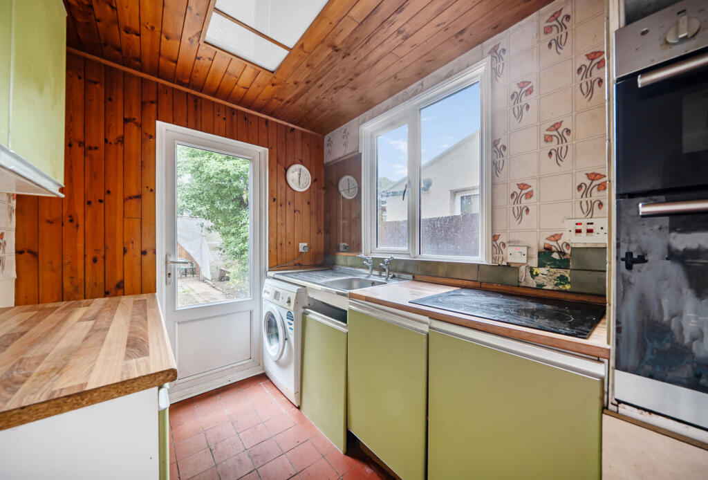 1372710-14-690b44...