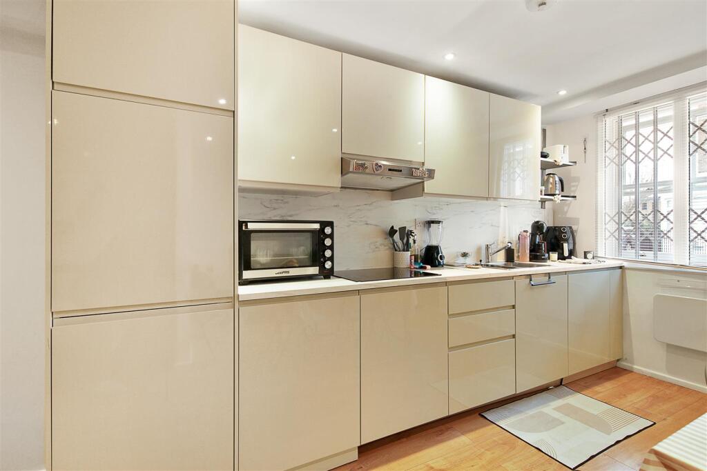 122 Tottenham Road - s4ajxqd2Fv8pGOZq6v7X.jpg