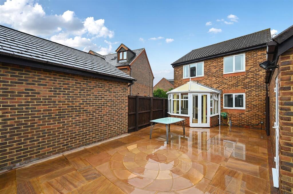 18 ALDER GARDEN - TN395JY - PHOTOS (8).jpg