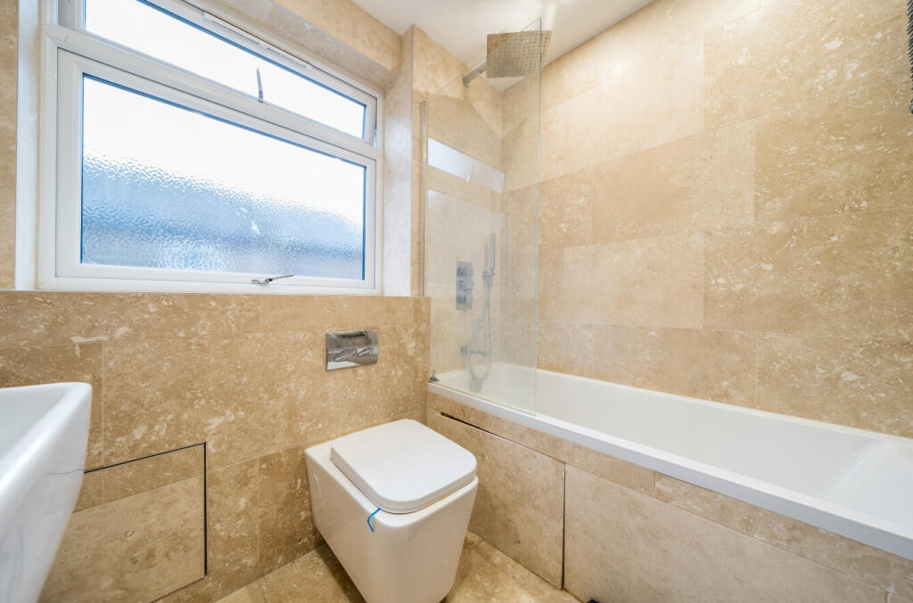 1366081-8-68fa095...