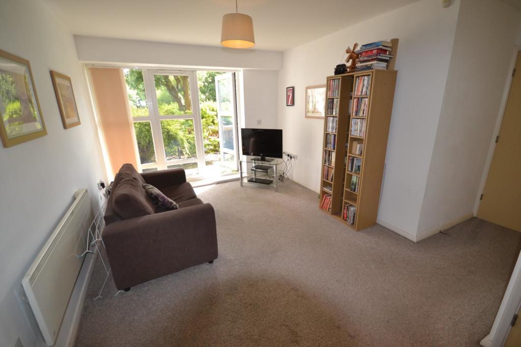 Lounge/Kitchen