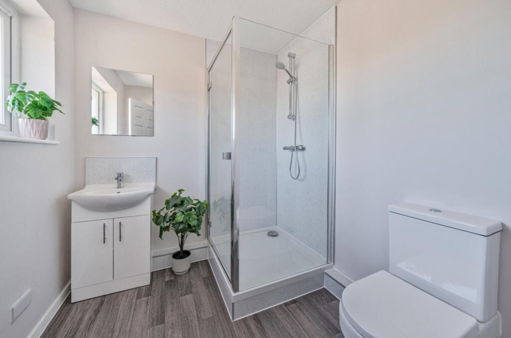 1297011-40-682eff...