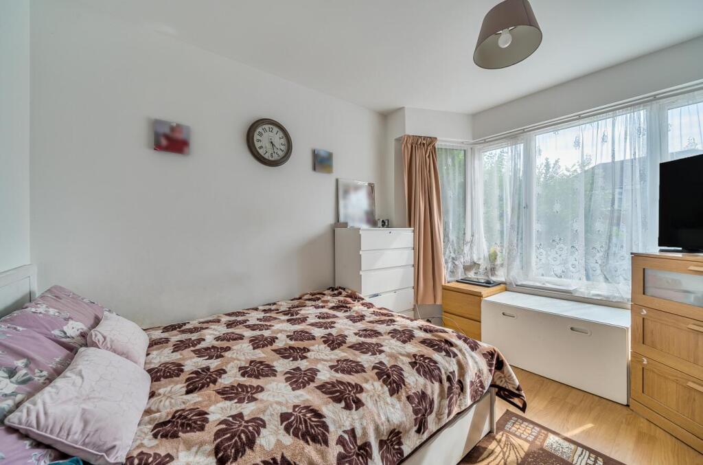 Davidson Frost-Wellings, DFW, Floriston Gardens, B