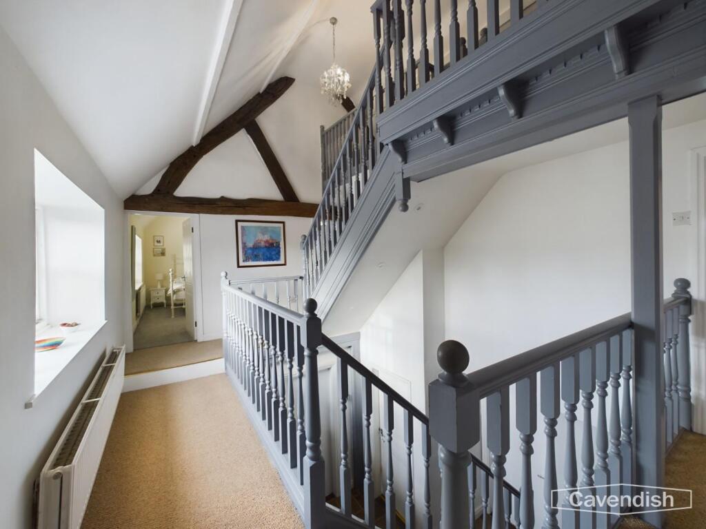 GALLERIED LANDING