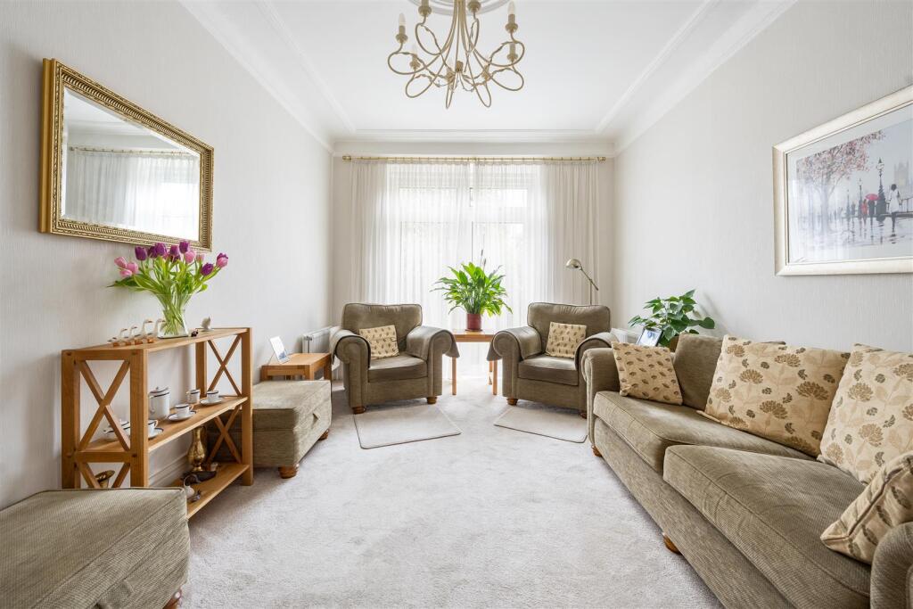 Chingford Avenue E4