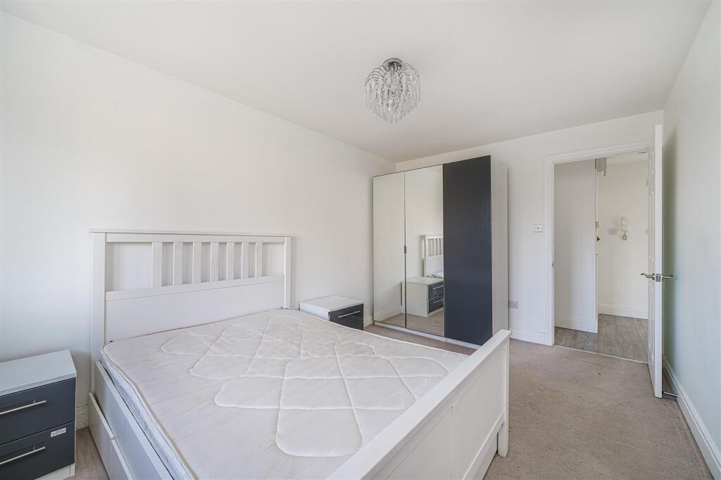 7 Kendal House-4.JPG
