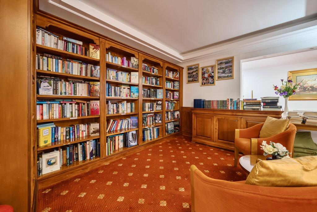 Library / Hobbies 