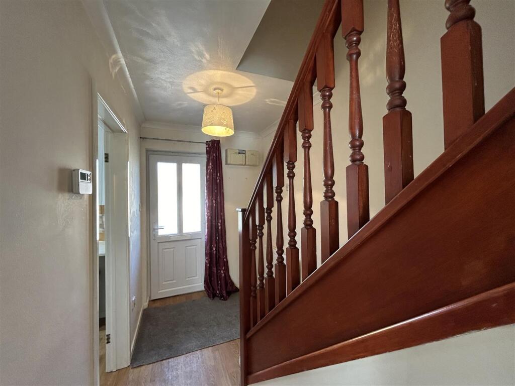 Hallway.JPG