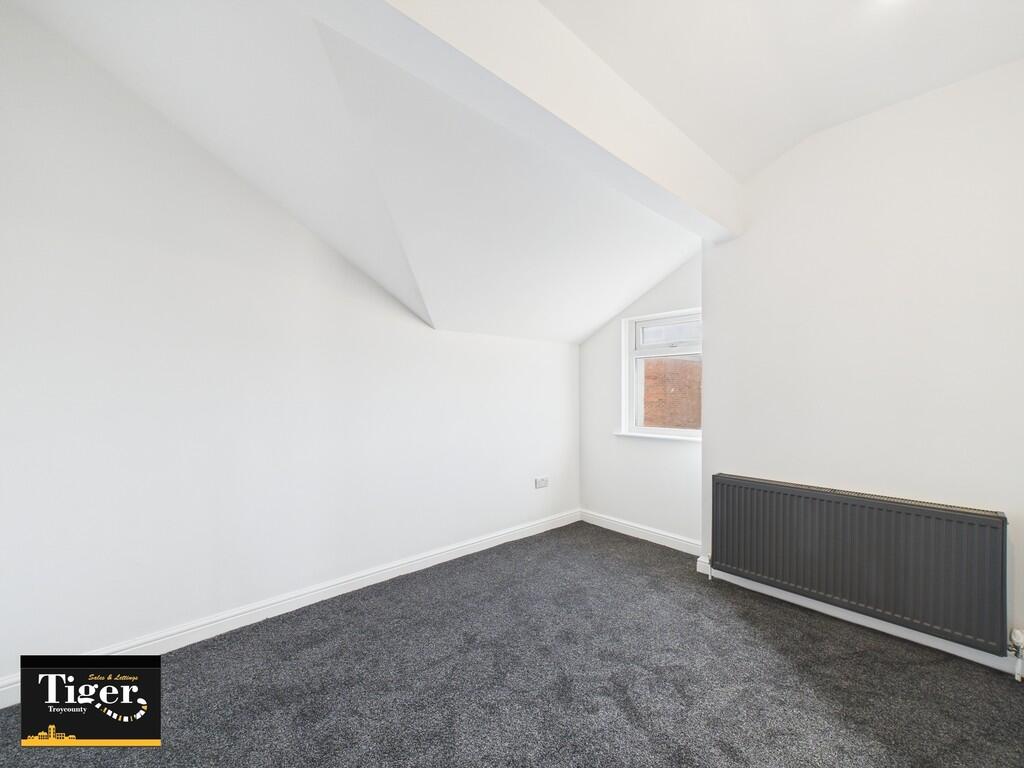 CAM02176G0-PR0498...