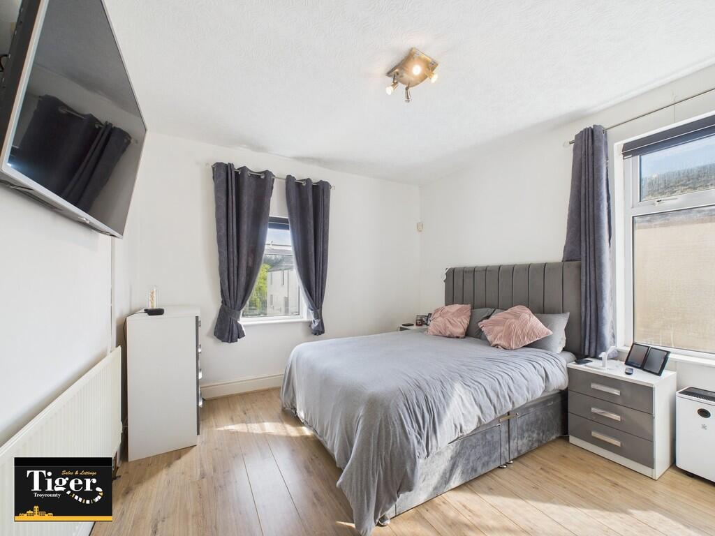 CAM02176G0-PR0541...