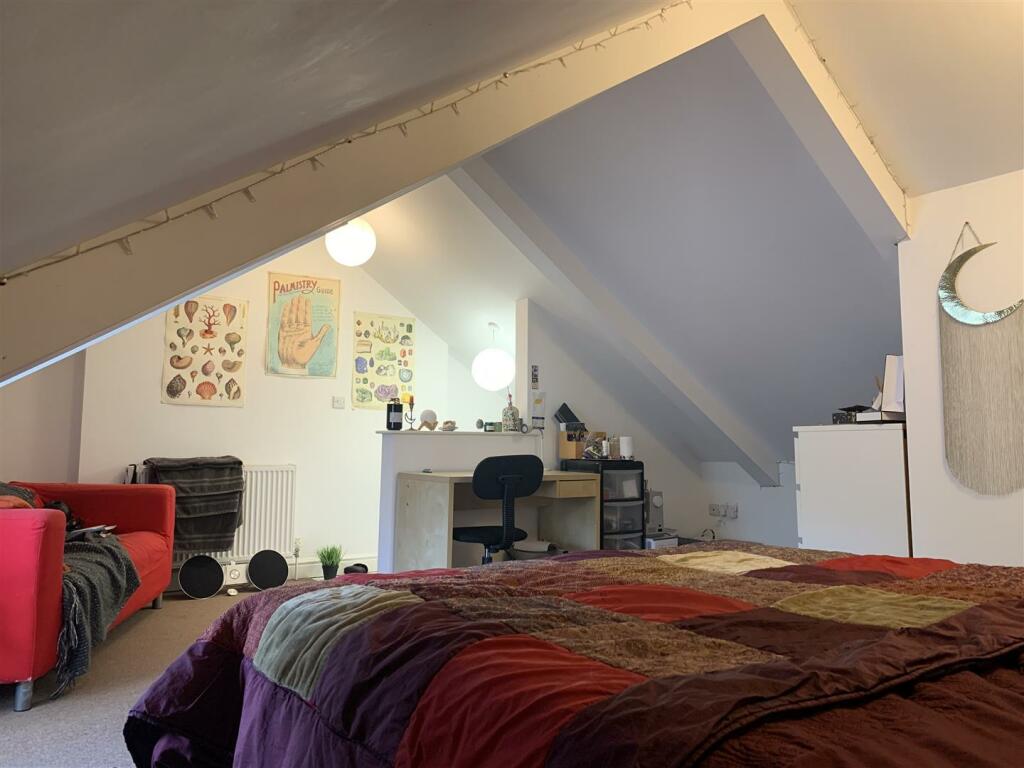 Bedroom 5.jpeg