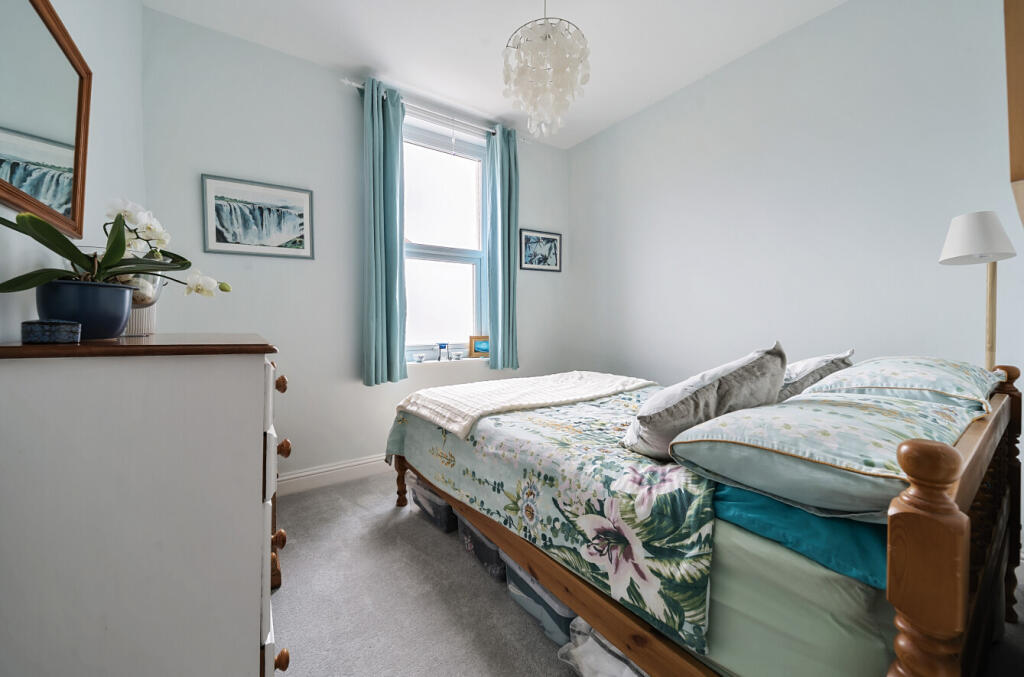 1333077-8-688b8a3...