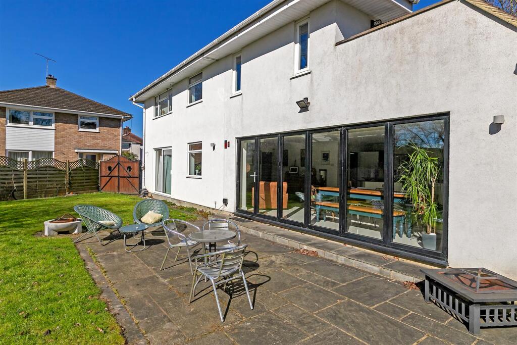 76LindenCres-19.jpg
