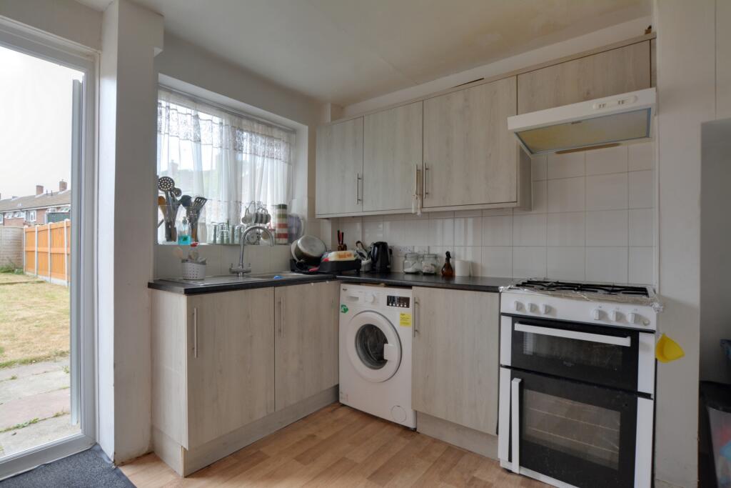 Lark Rise, Langley Green, RH11