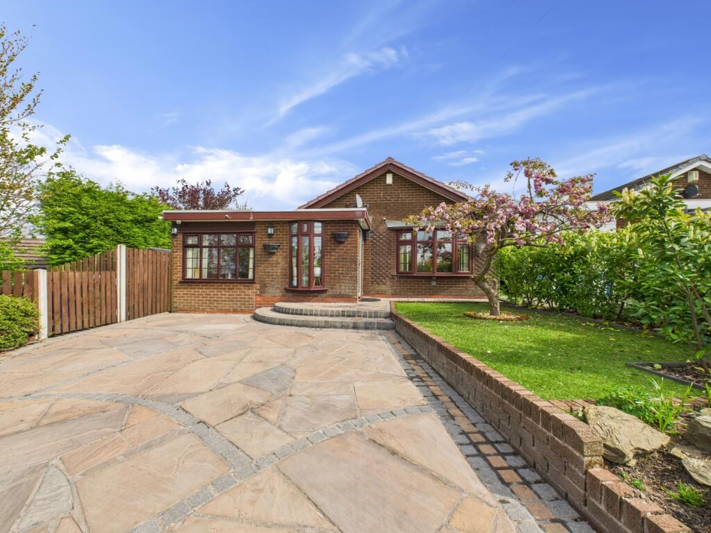 CAM03729G0-PR0020-STILL001