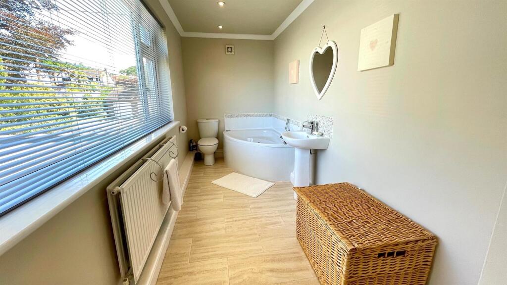 3-PIECE EN-SUITE BATHROOM