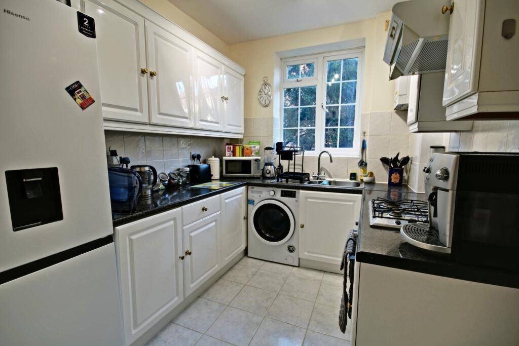 140 Norbiton Hall - kitchen-window