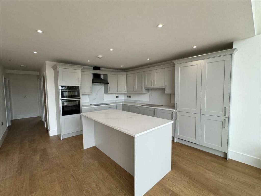 LIVING KITCHEN