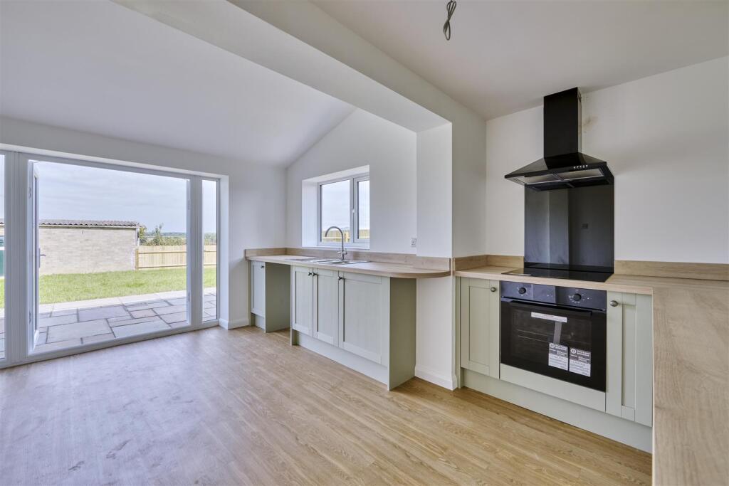 04-09-24-7 Townsend Court Upper benefield-31_HDR.j