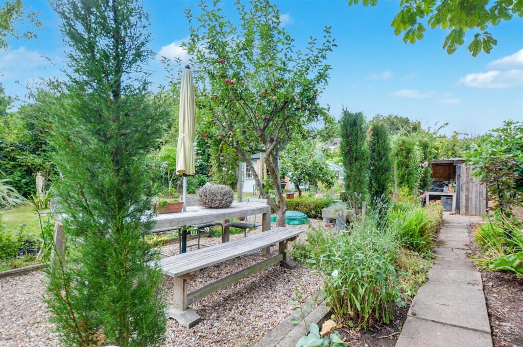 Garden_17.jpeg