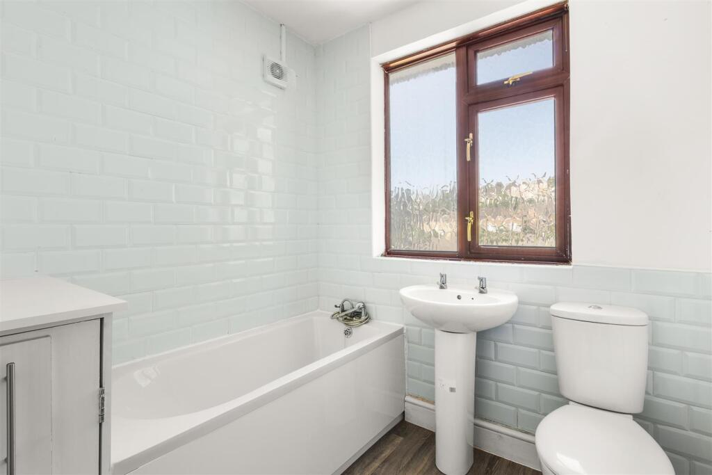 25 Melbourne Road, HP13 7HE-5.jpg