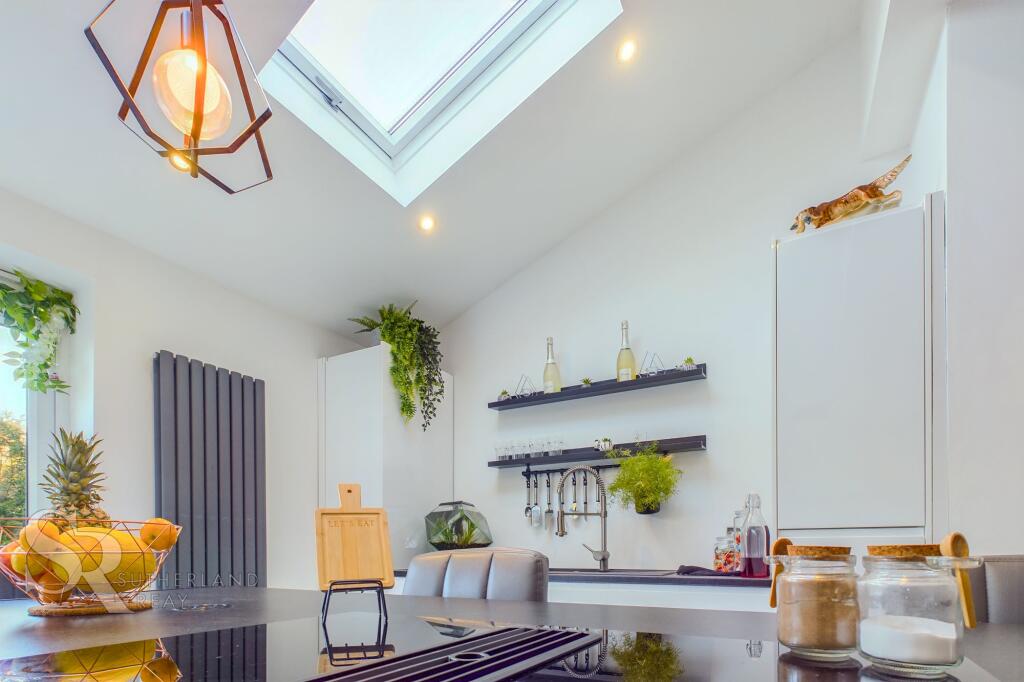 Kitchen Diner / Snug