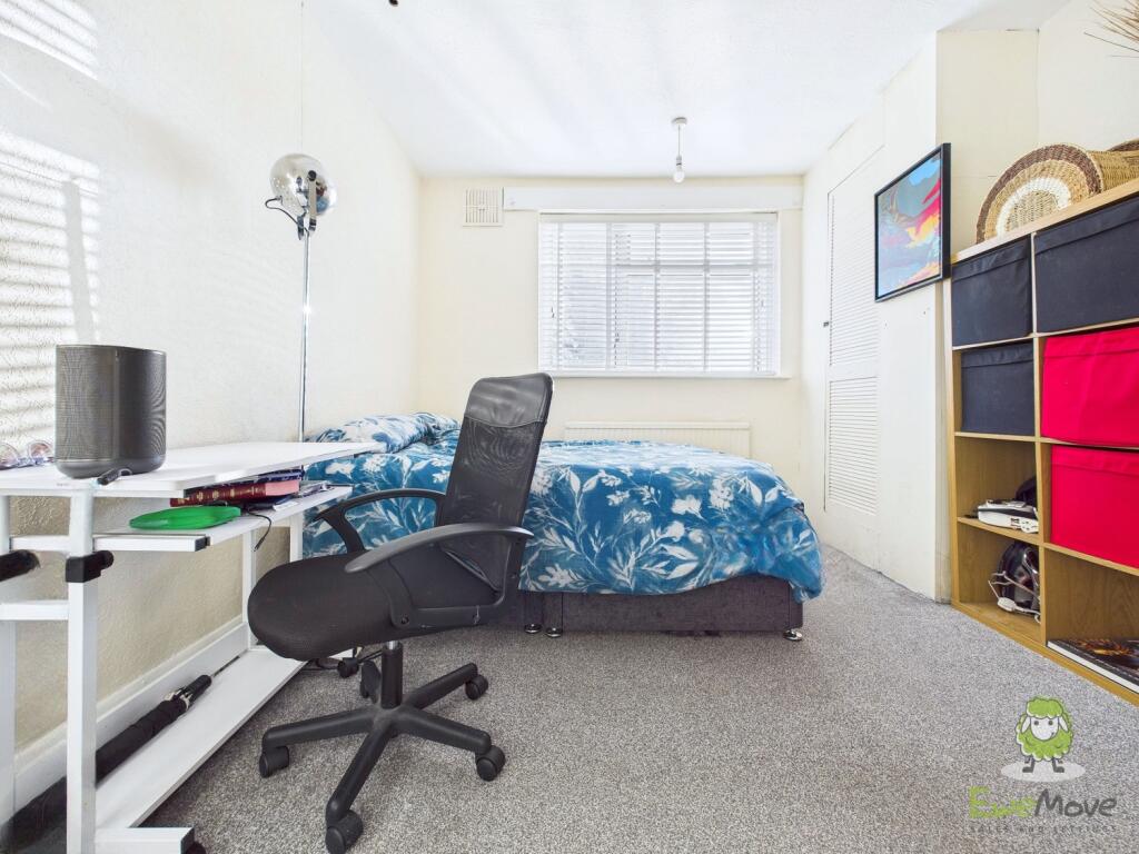 CAM01543G0-PR0164-STILL031