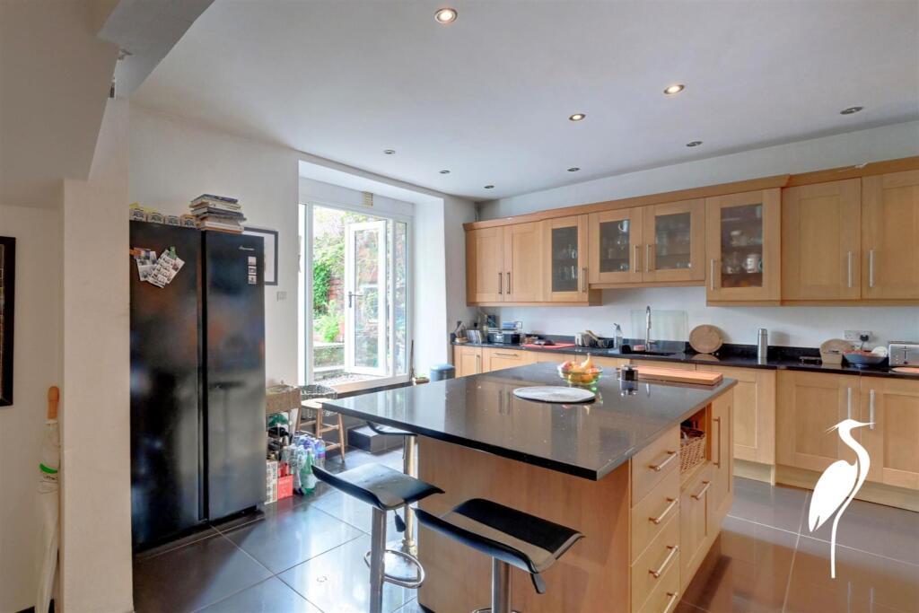 Breakfasting Kitchen