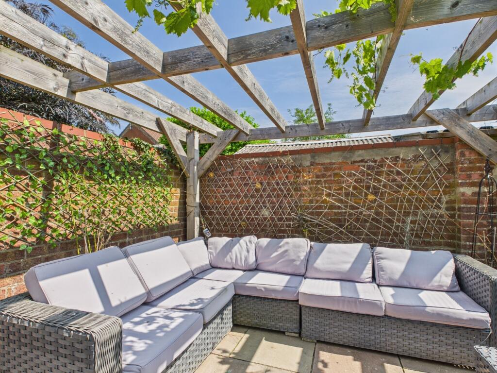 CAM04058G0-PR0020-STILL003