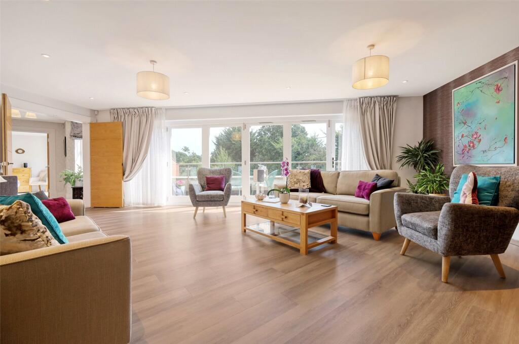 1st Floor Living