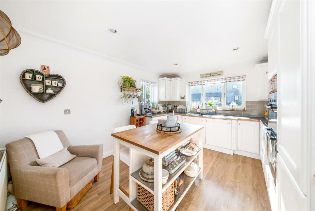 BREAKFAST KITCHEN