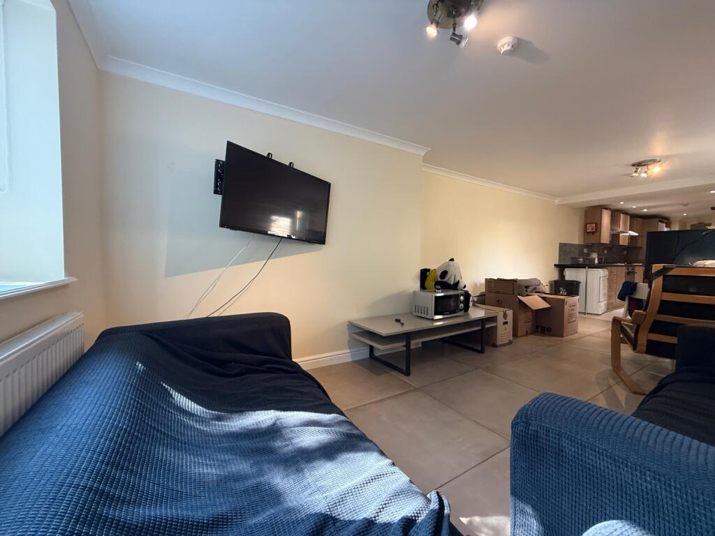 Call 02920 668585 to secure your viewing _21